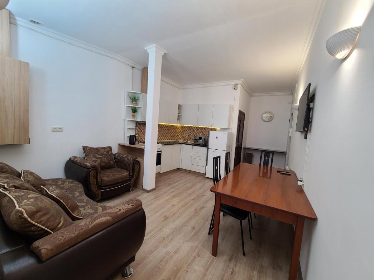 Flat With Balcony On Cascade Apartment เยเรวาน ภายนอก รูปภาพ